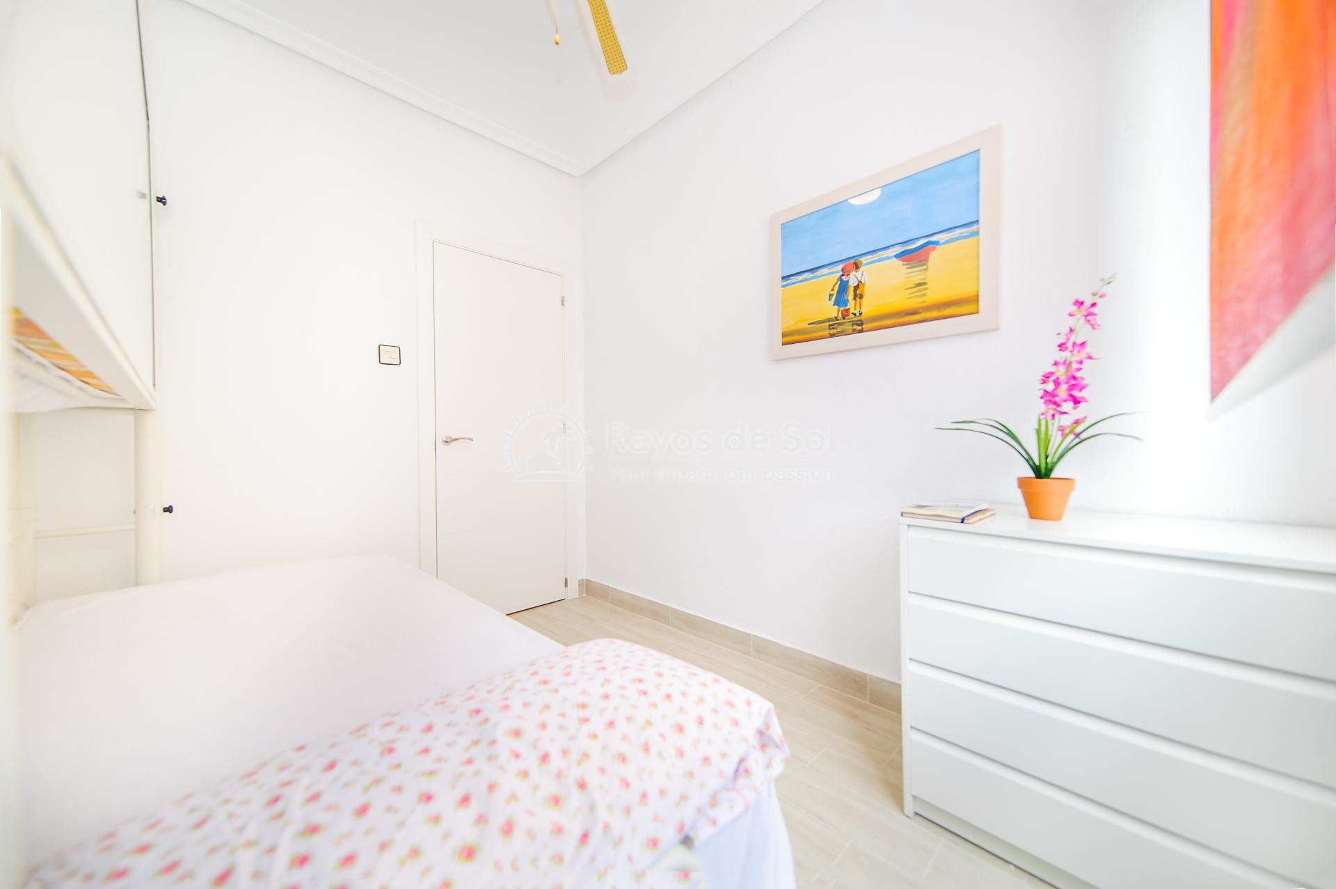 Apartment  in Punta Prima, Torrevieja, Costa Blanca (4063) - 8
