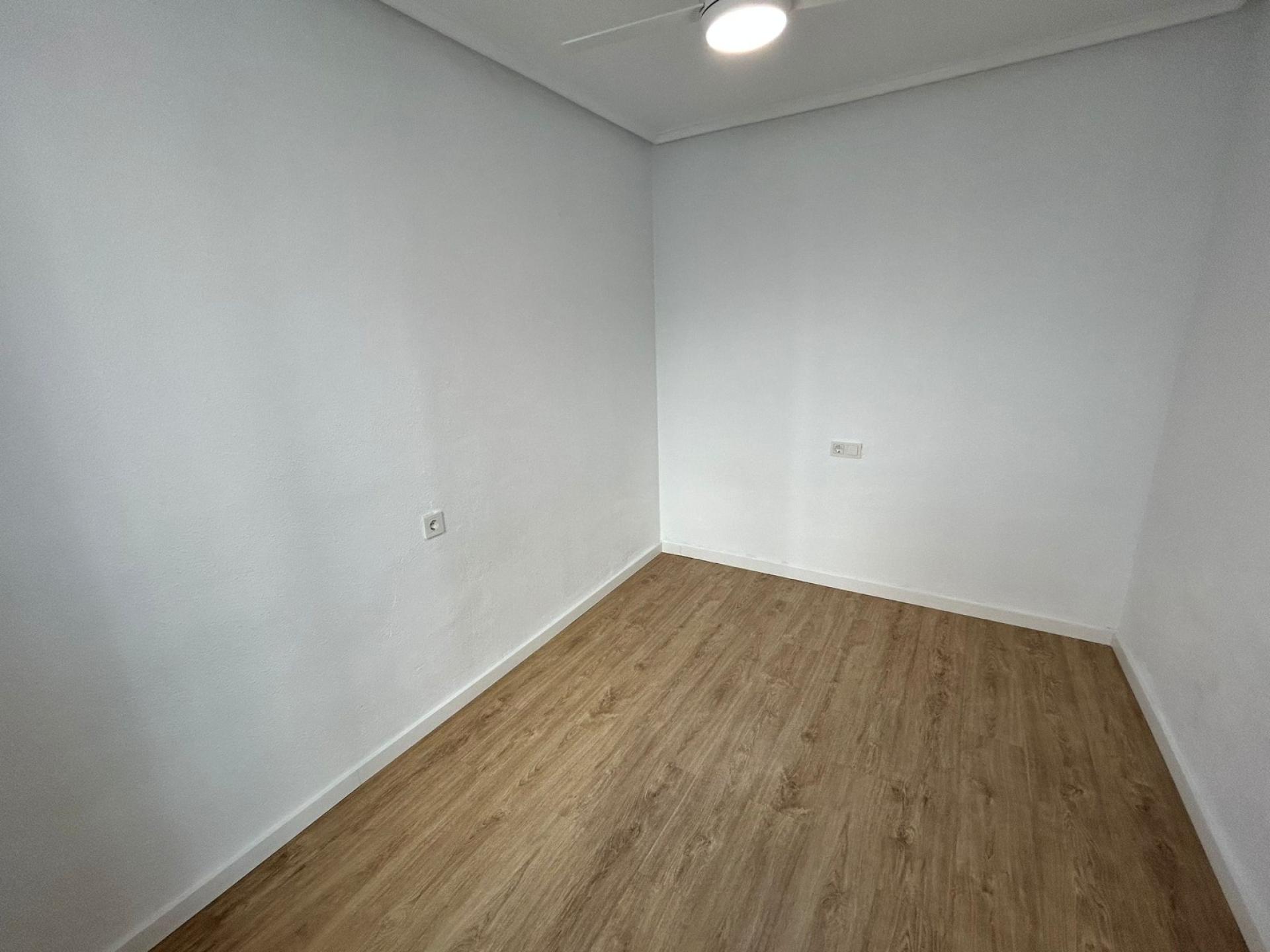 Apartment  in Torrevieja, Costa Blanca (s2336) - 11