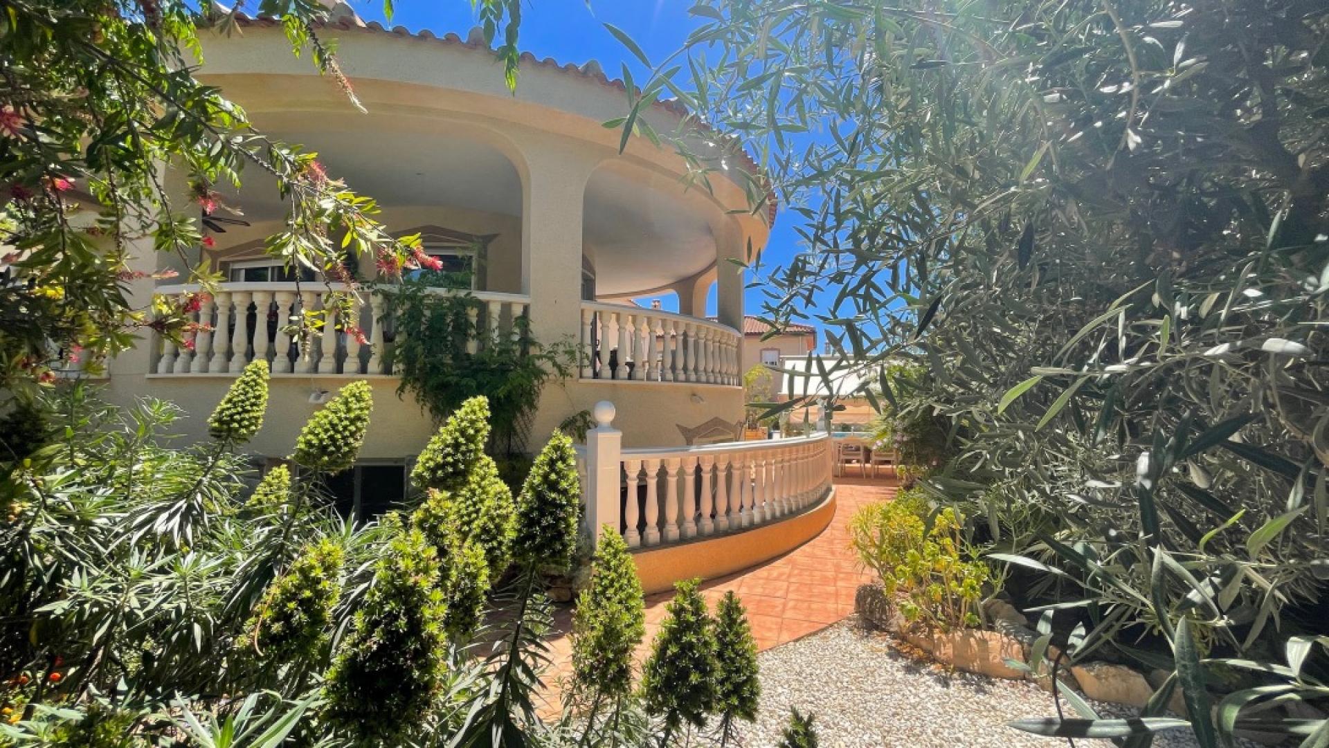 villa  in Hondon de las Nieves, Costa Blanca (hvh-alc16lm) - 13