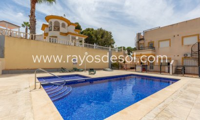 Appartement - Herverkoop - Orihuela Costa - Villamartín