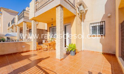 Haus - Wiederverkauf - Torrevieja - ES-61451