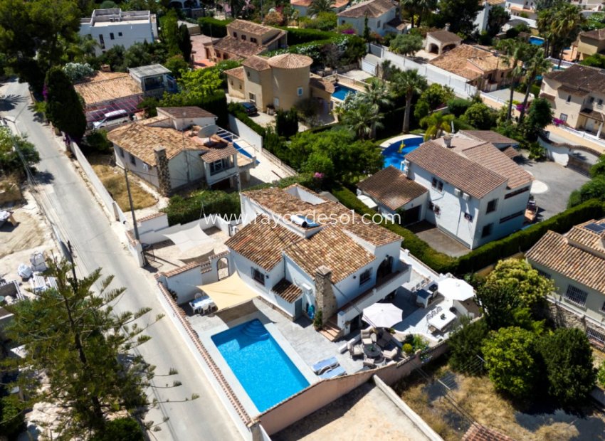 Herverkoop - Villa - Benissa - Baladrar