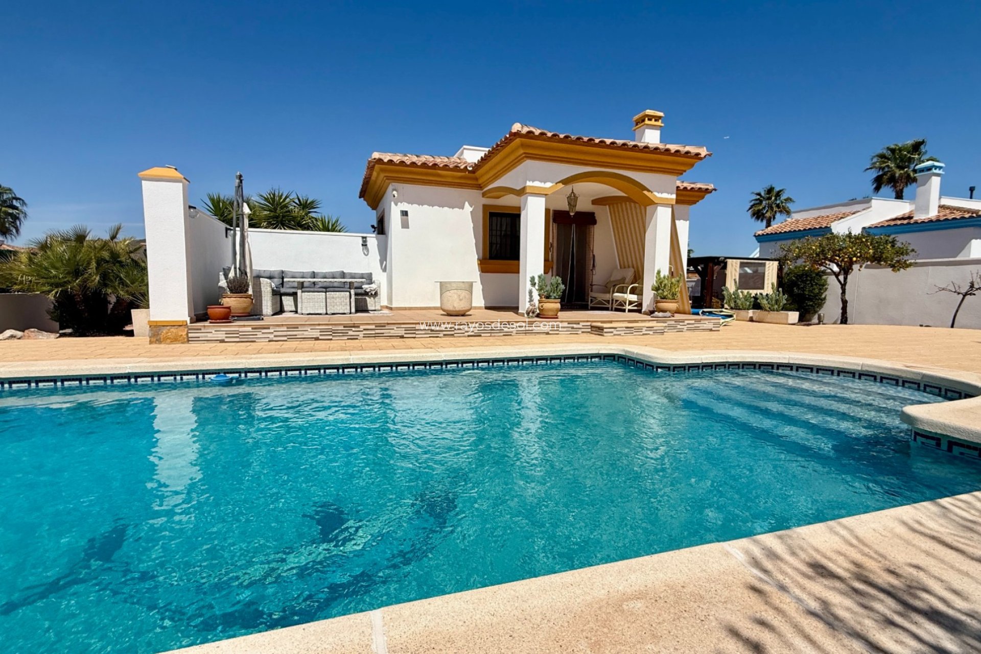 Herverkoop - Villa - Hondón de las Nieves