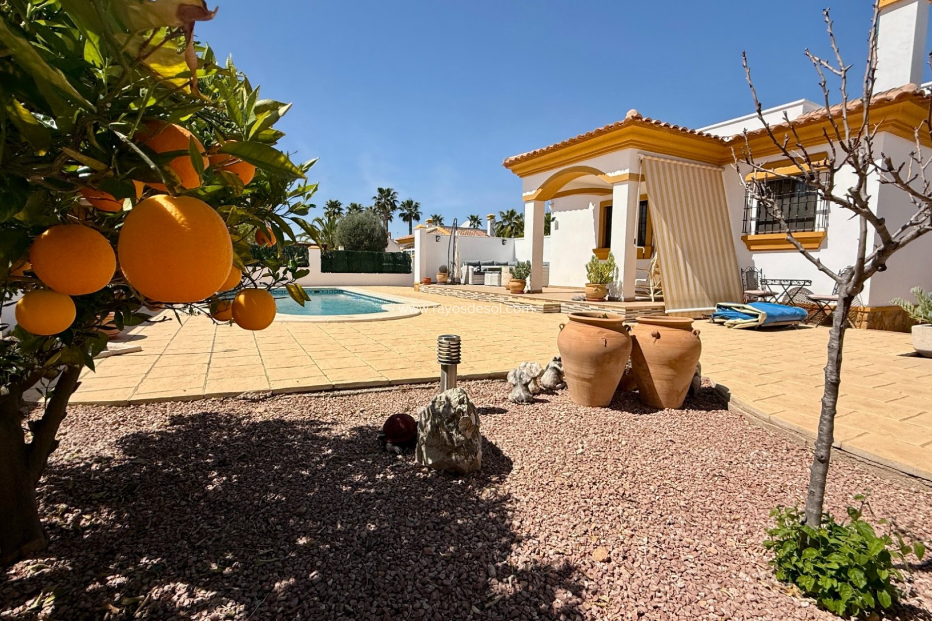 Herverkoop - Villa - Hondón de las Nieves