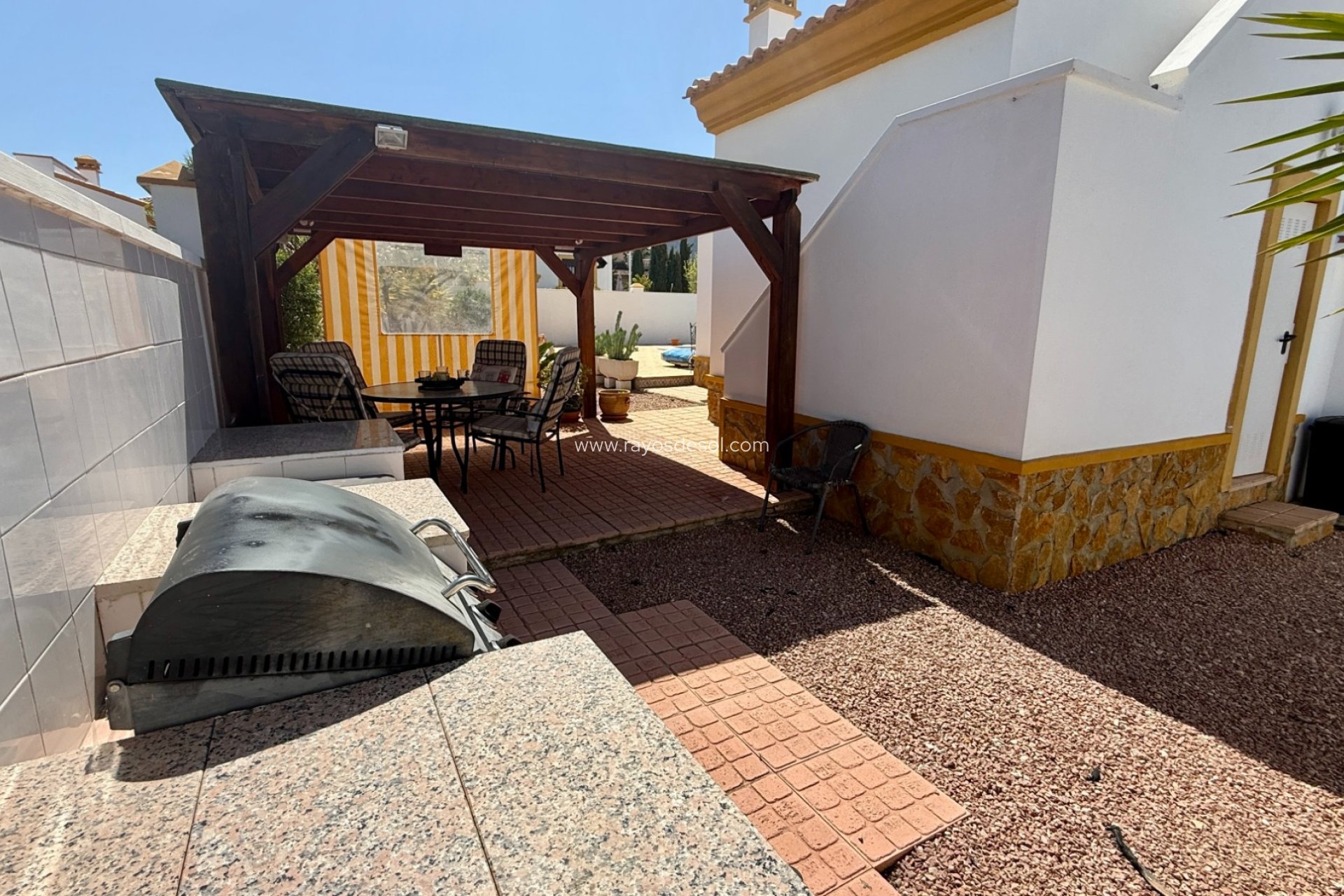 Herverkoop - Villa - Hondón de las Nieves