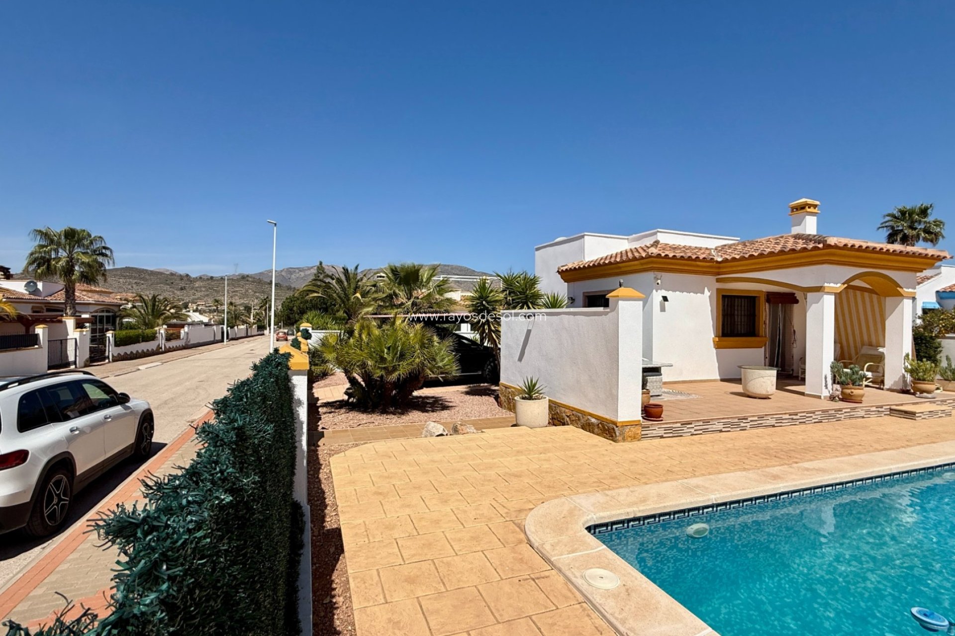 Herverkoop - Villa - Hondón de las Nieves