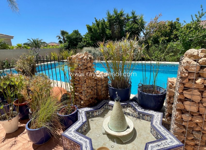 Herverkoop - Villa - Hondón de las Nieves