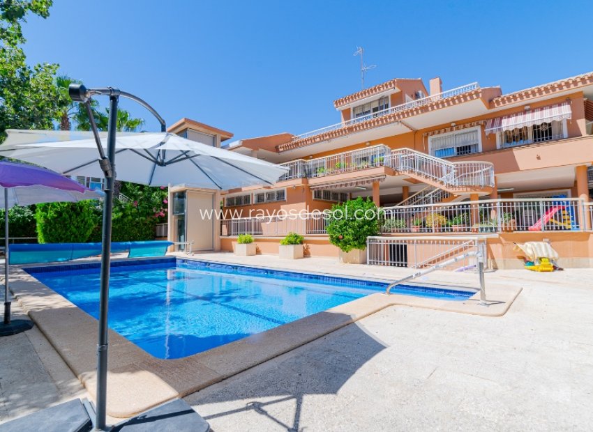 Herverkoop - Villa - Orihuela Costa - Campoamor