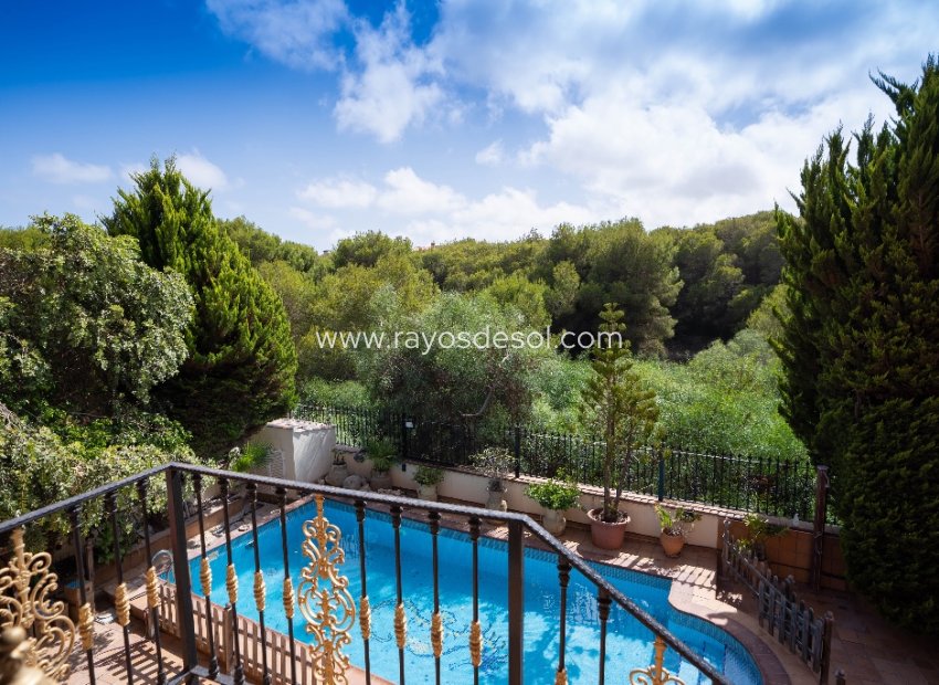 Herverkoop - Villa - Orihuela Costa - Campoamor