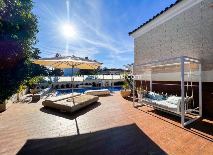 Herverkoop - Villa - Torrevieja - La Mata