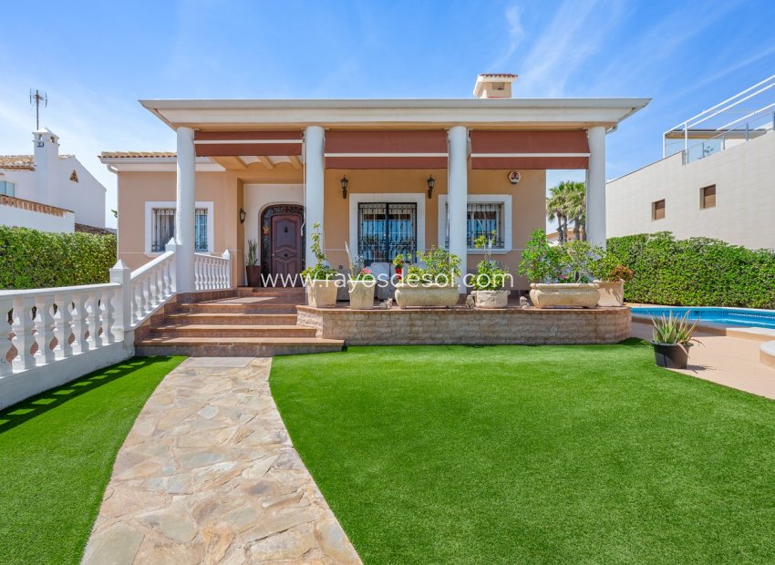 Herverkoop - Villa - Torrevieja - La Mata