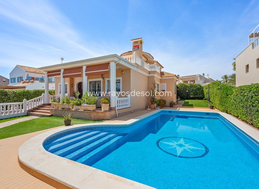 Herverkoop - Villa - Torrevieja - La Mata