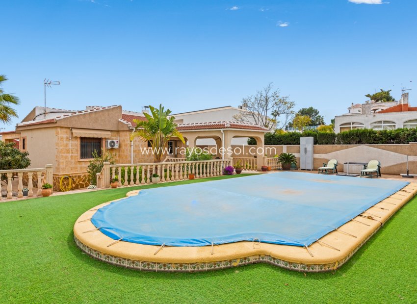 Herverkoop - Villa - Torrevieja - Los Balcones