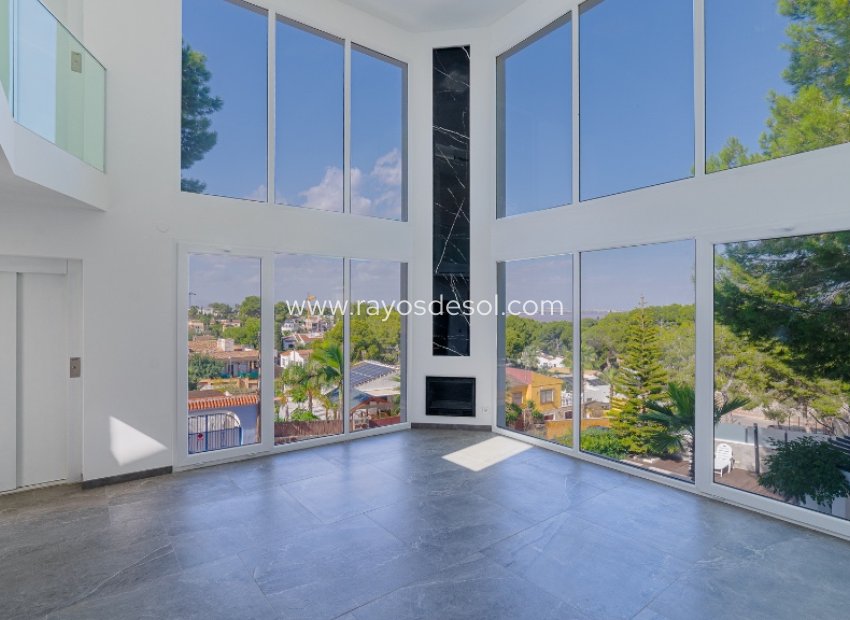 Herverkoop - Villa - Torrevieja - Los Balcones