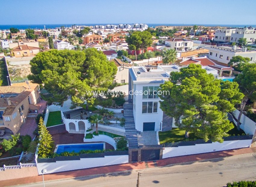 Herverkoop - Villa - Torrevieja - Los Balcones