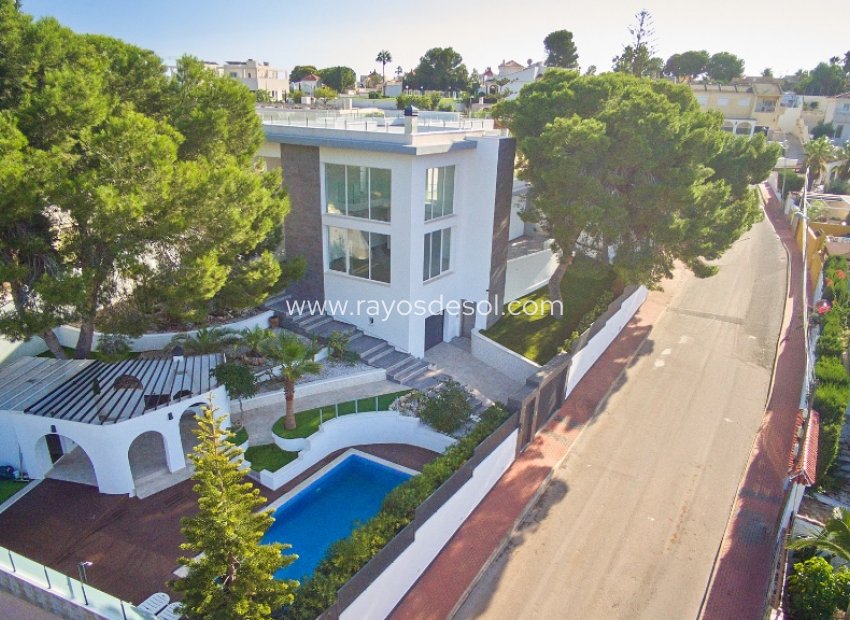 Herverkoop - Villa - Torrevieja - Los Balcones