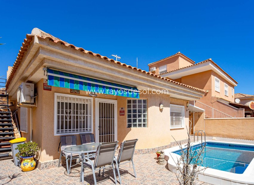 Herverkoop - Villa - Torrevieja - Punta Prima