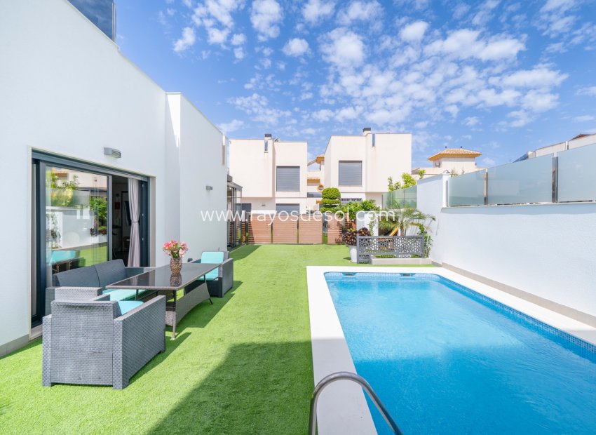 Herverkoop - Villa - Torrevieja