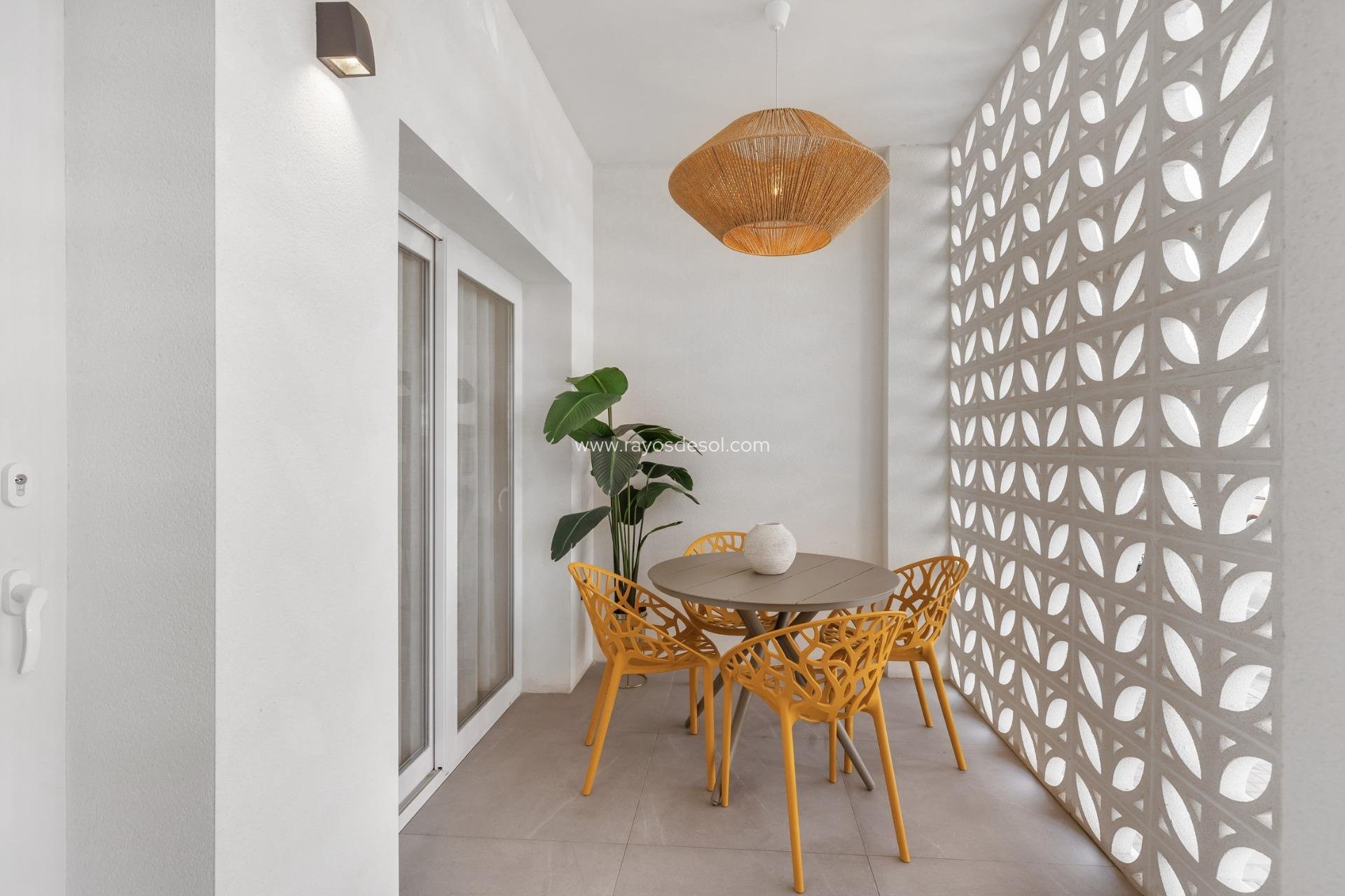 Neue Gebäude - Appartement - Torrevieja - Playa De Los Naufragos