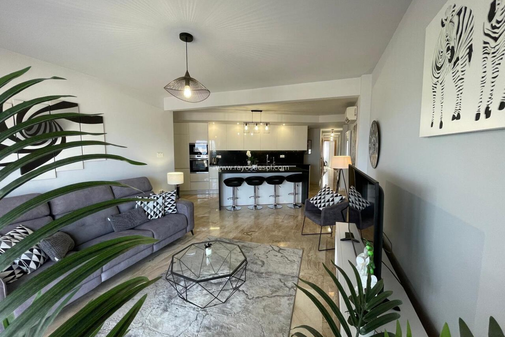 Resale - Apartment - Lo Pagan