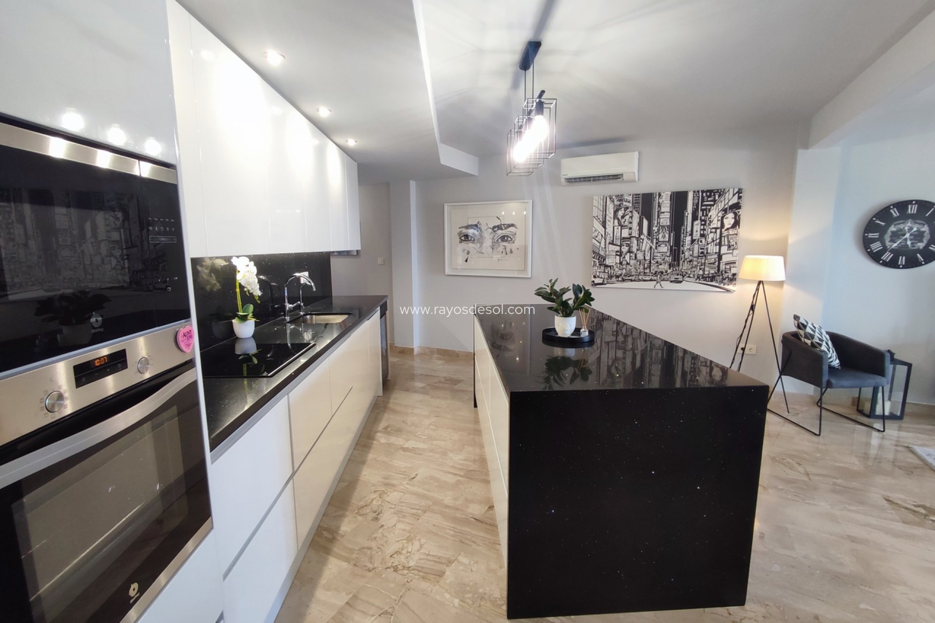 Resale - Apartment - Lo Pagan