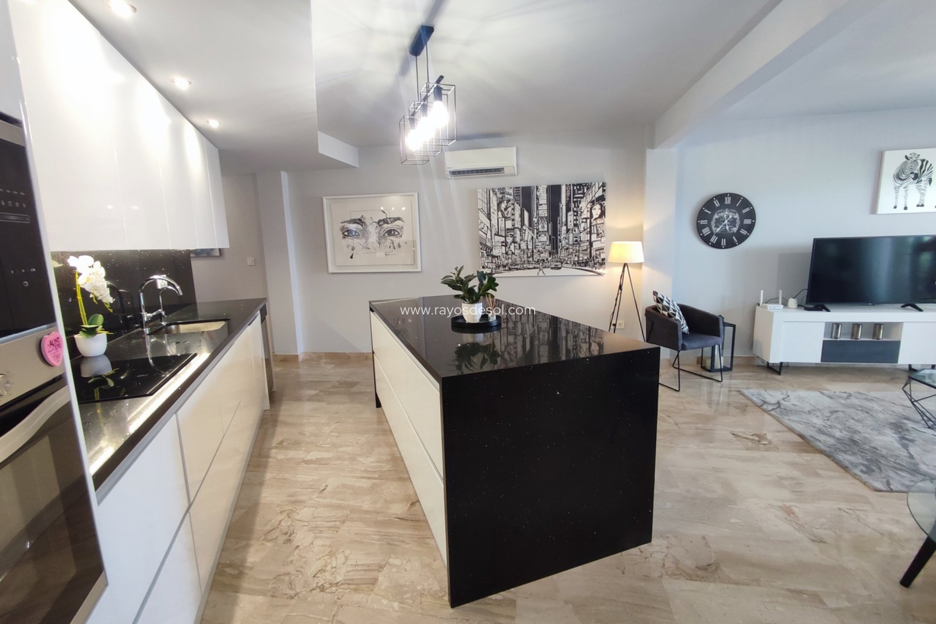 Resale - Apartment - Lo Pagan
