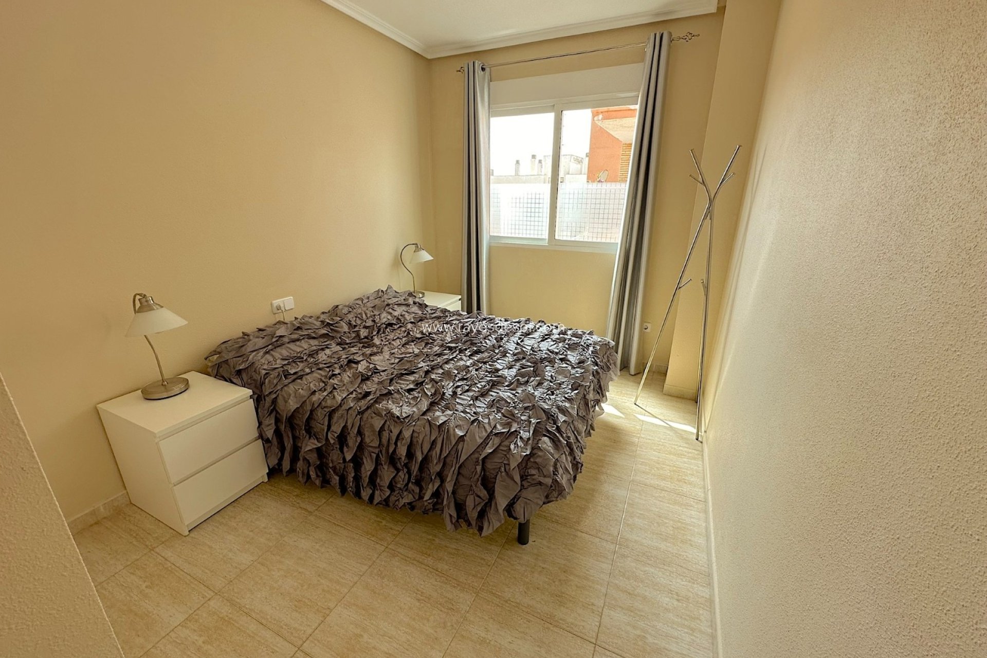 Resale - Apartment - Lo Pagan