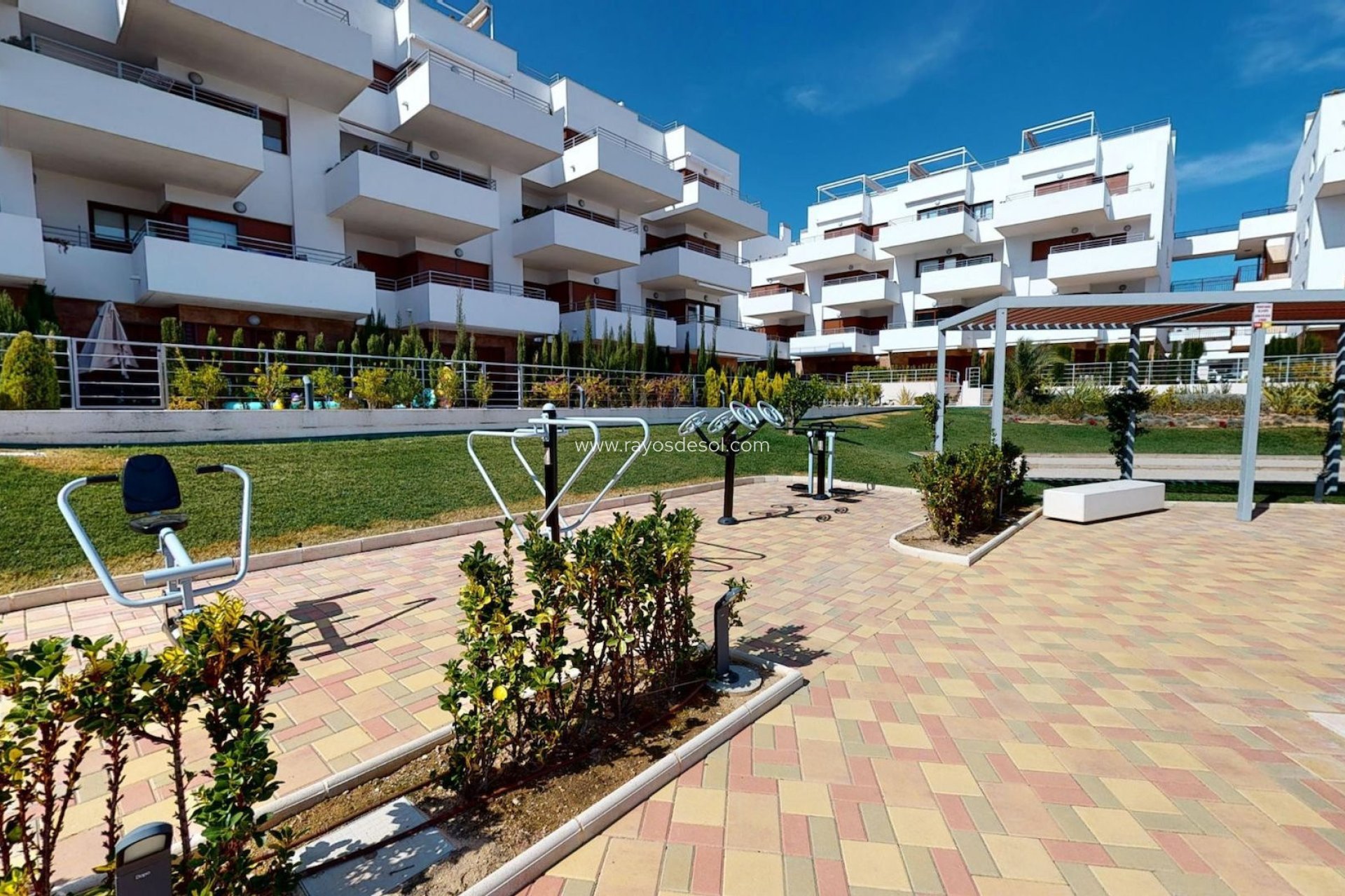 Resale - Apartment - Orihuela Costa - Cabo roig - La Zenia