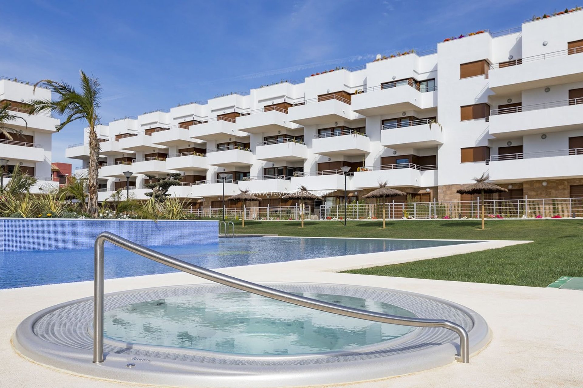 Resale - Apartment - Orihuela Costa - Cabo roig - La Zenia