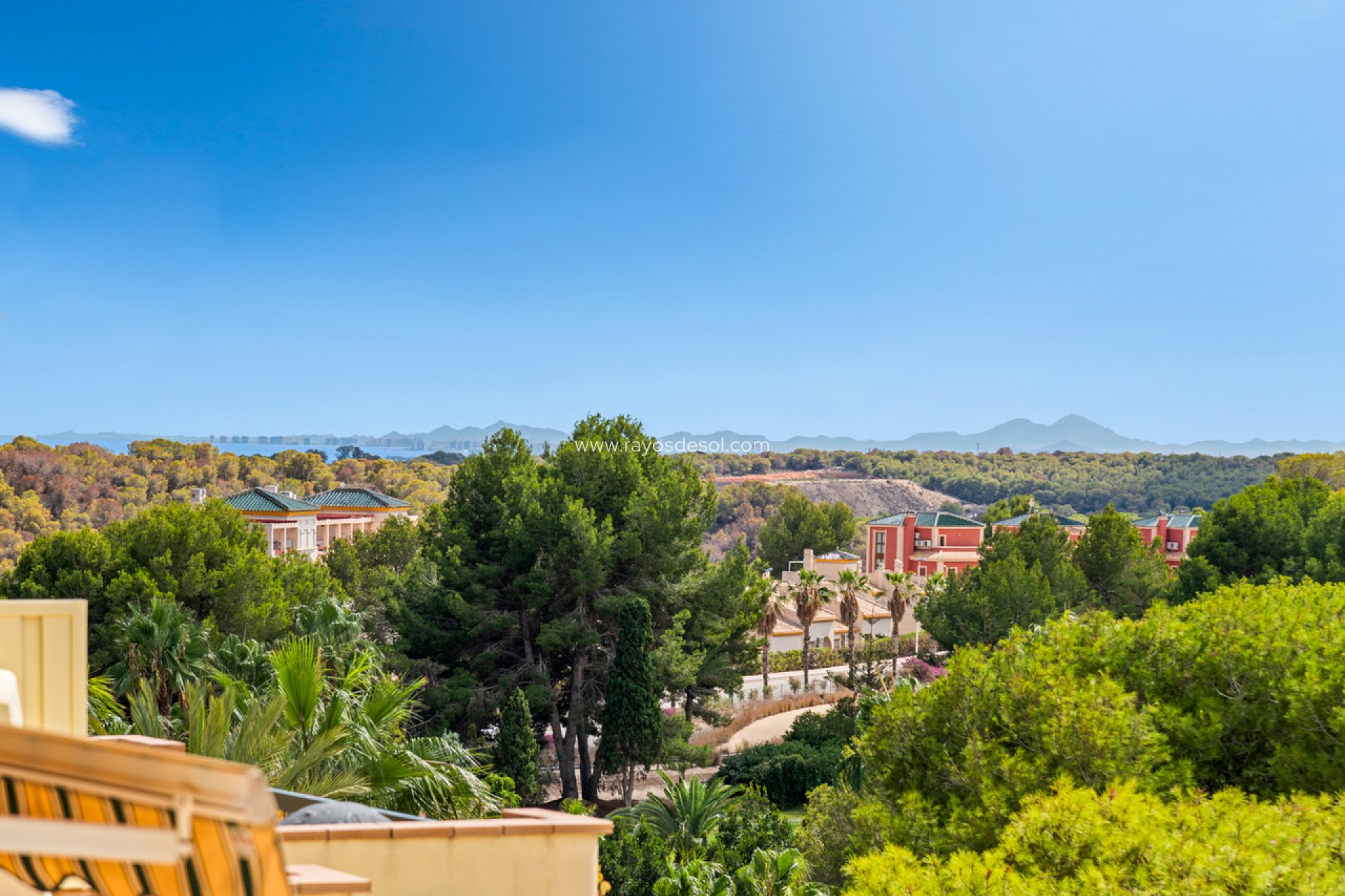 Resale - Apartment - Orihuela Costa - Campoamor