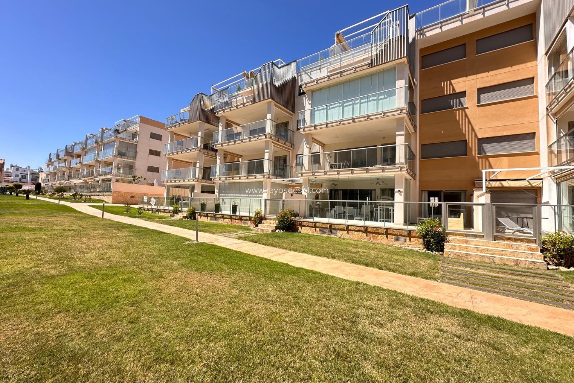 Resale - Apartment - Orihuela Costa - Villamartín