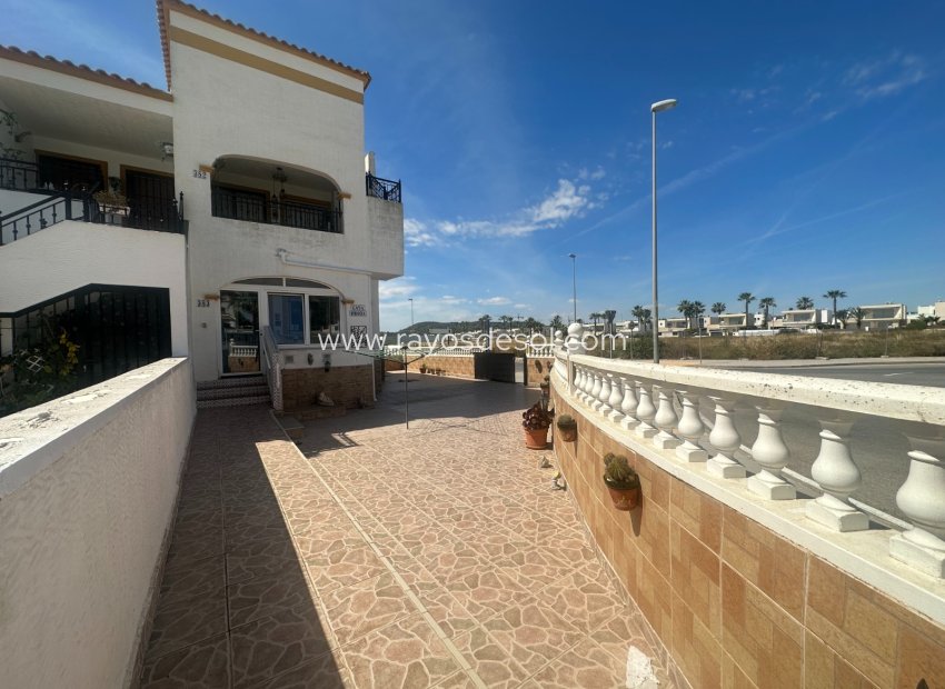 Resale - Apartment - Orihuela - Vistabella Golf