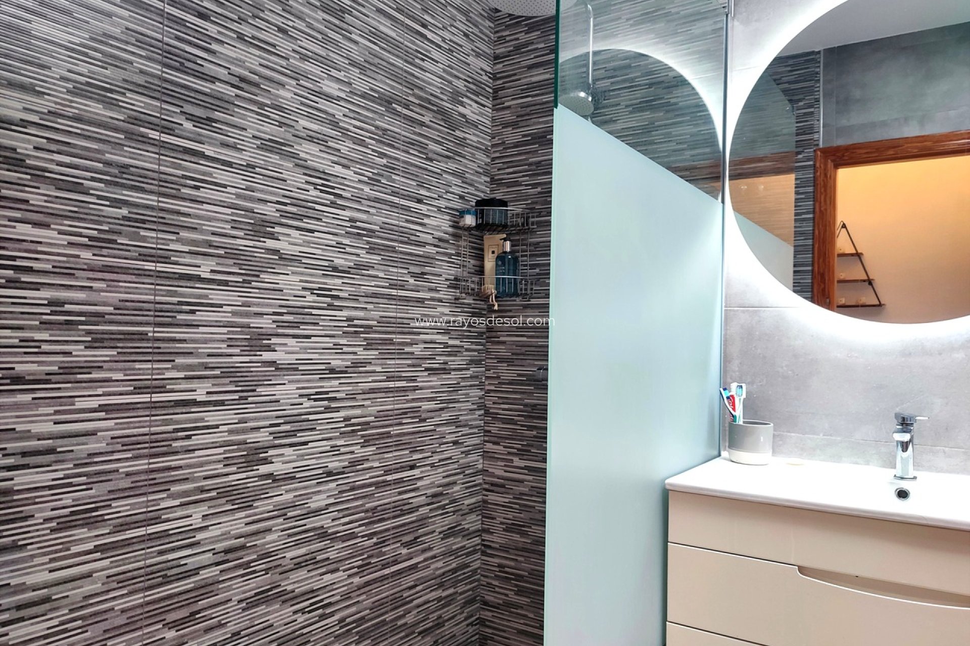 Resale - Apartment - Sucina