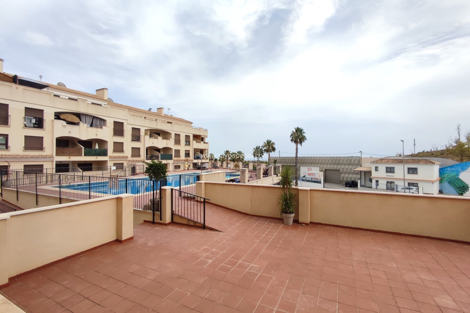Resale - Apartment - Sucina