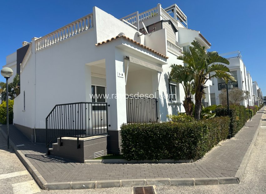 Resale - Apartment - Torrevieja - Aguas Nuevas