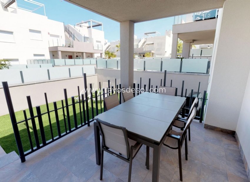 Resale - Apartment - Torrevieja - Aguas Nuevas