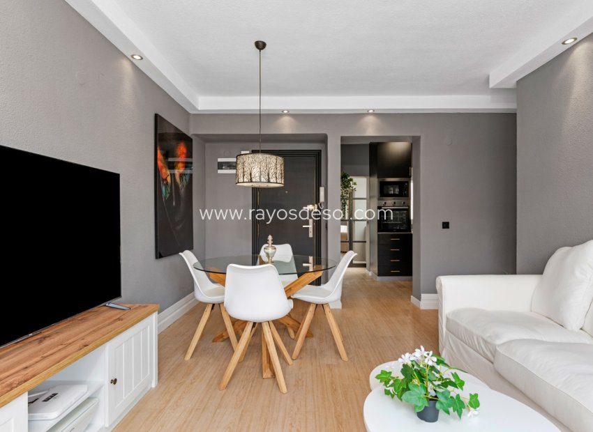 Resale - Apartment - Torrevieja - Centro