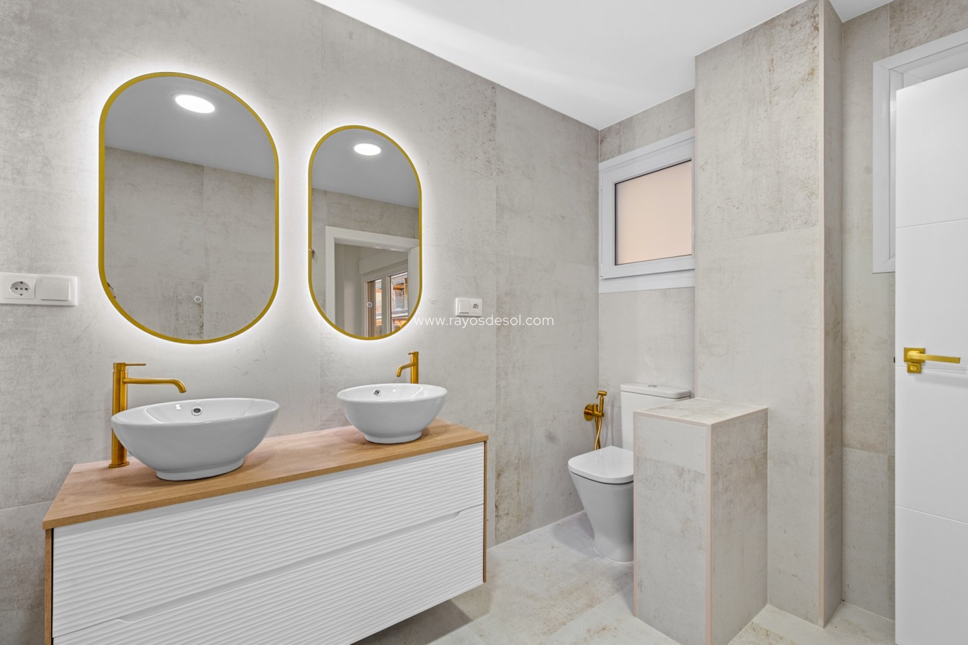 Resale - Apartment - Torrevieja - Playa del Acequión