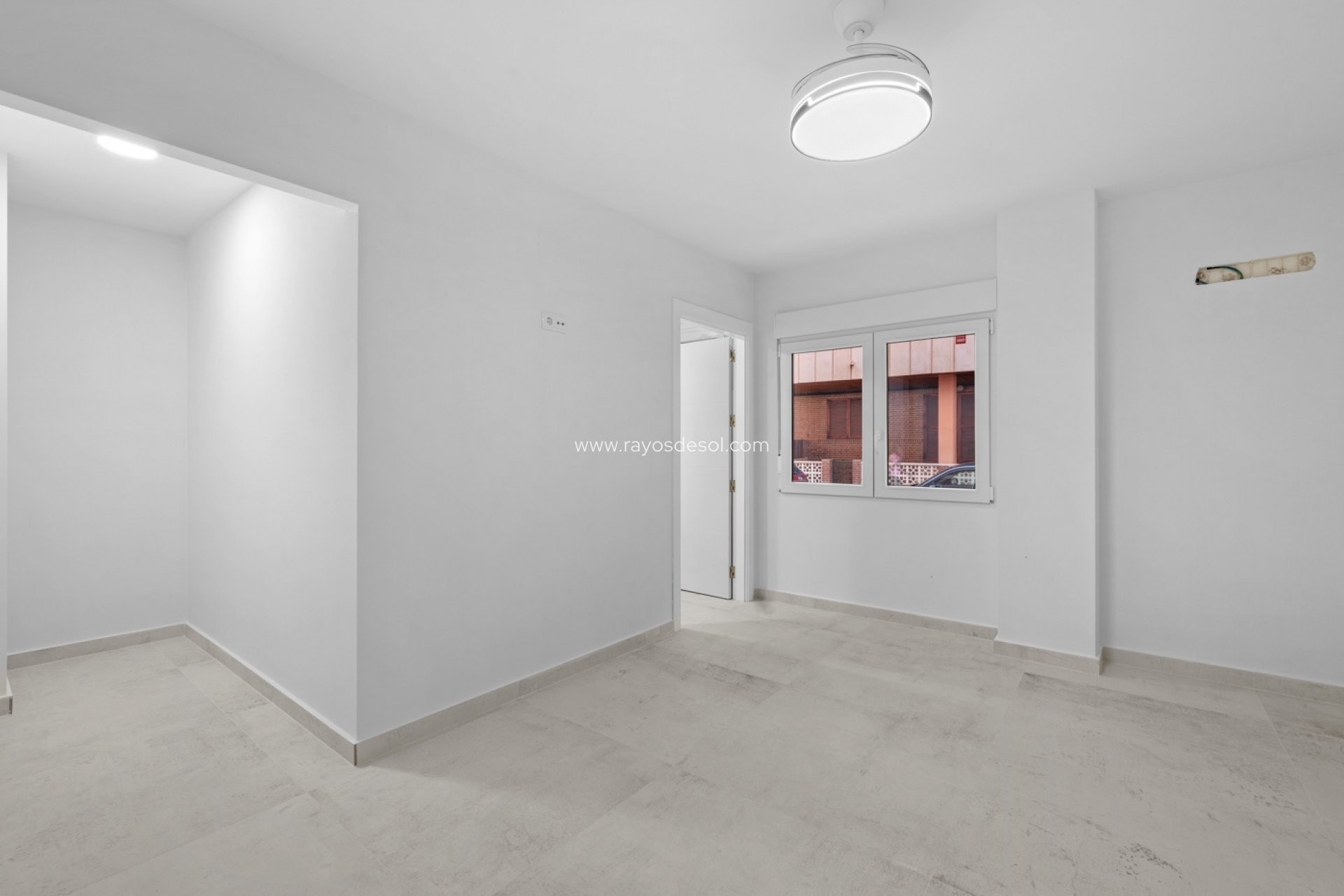 Resale - Apartment - Torrevieja - Playa del Acequión