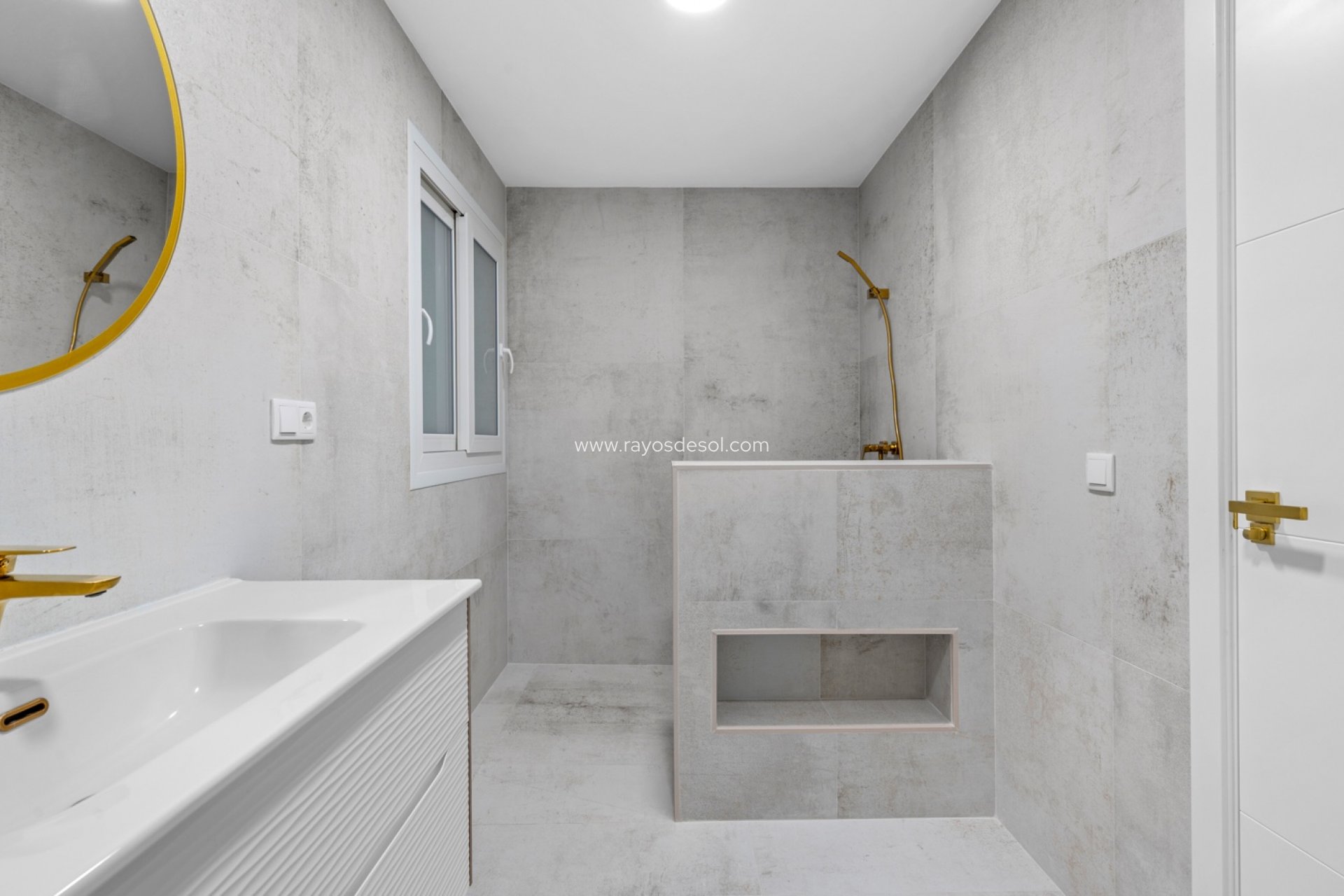 Resale - Apartment - Torrevieja - Playa del Acequión