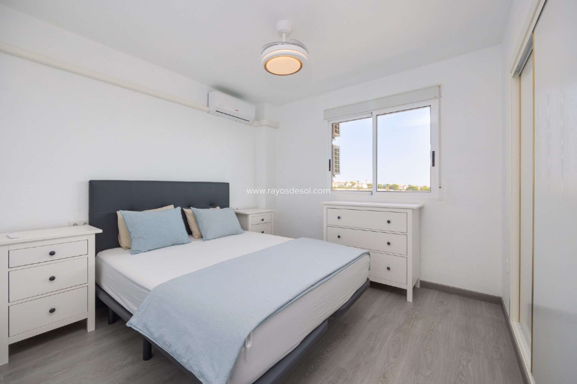 Resale - Apartment - Torrevieja - Punta Prima