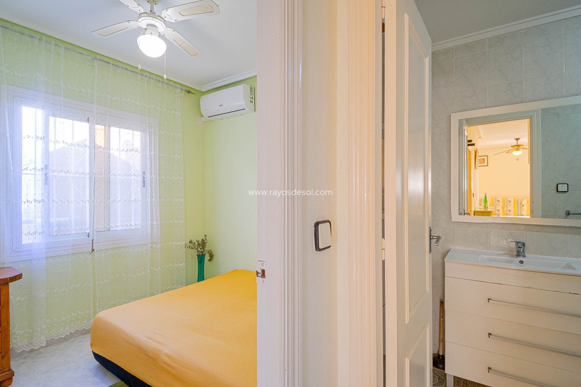 Resale - Apartment - Torrevieja - Punta Prima