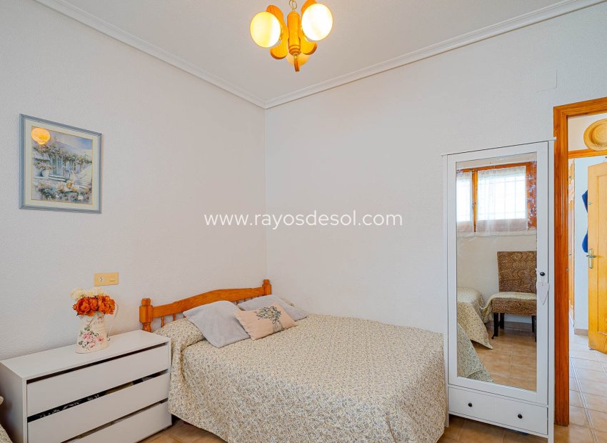 Resale - Apartment - Torrevieja - Punta Prima
