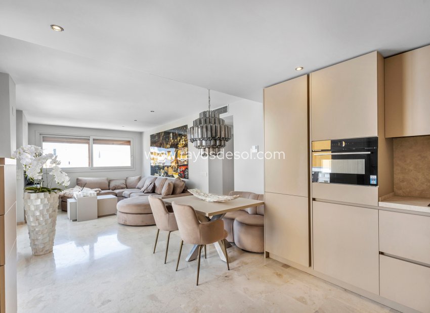 Resale - Apartment - Torrevieja - Punta Prima