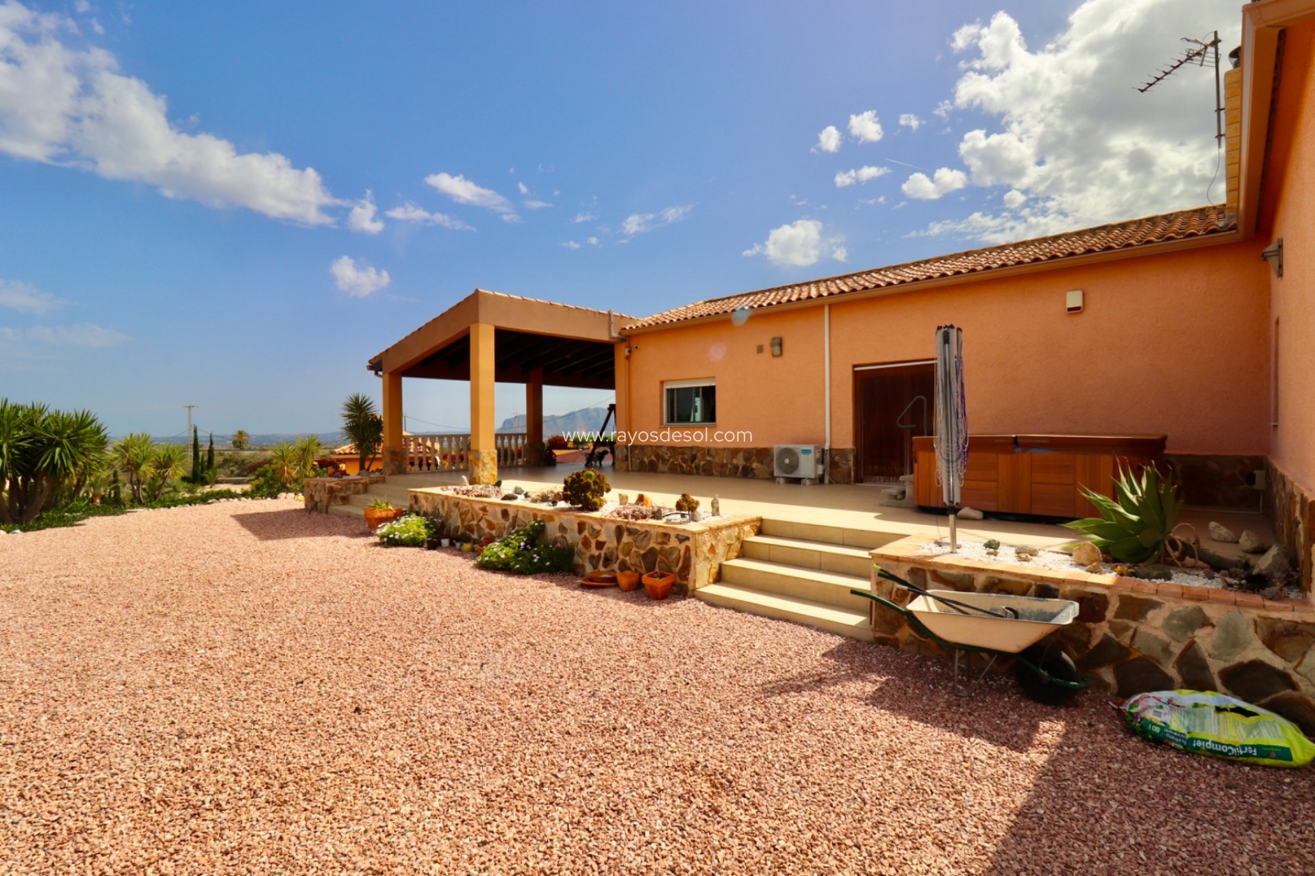 Resale - Country House - Finca - Albatera