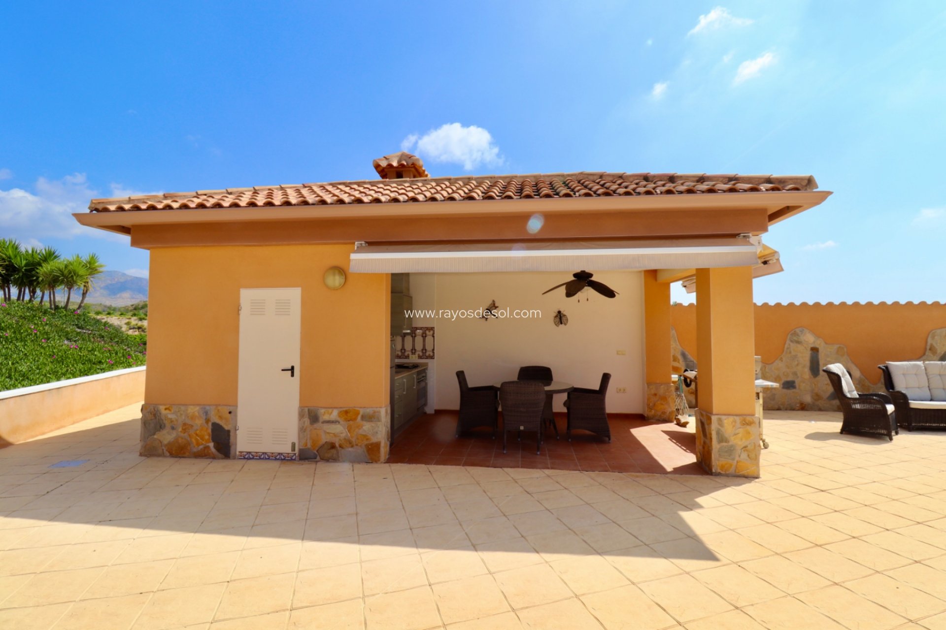 Resale - Country House - Finca - Albatera