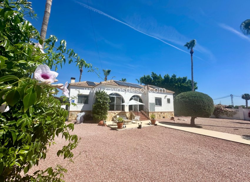 Resale - Country House - Finca - Catral