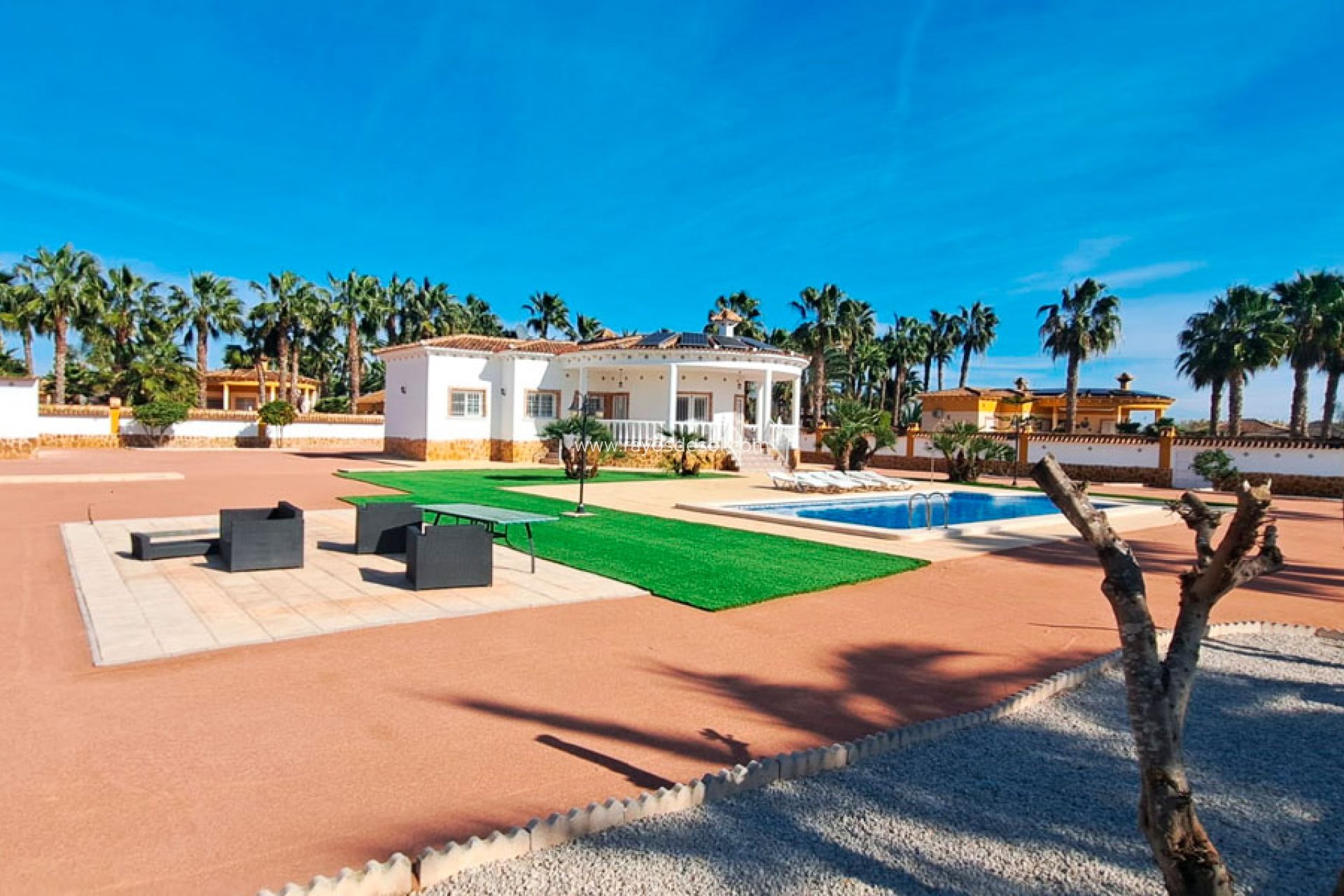 Resale - Country House - Finca - Catral