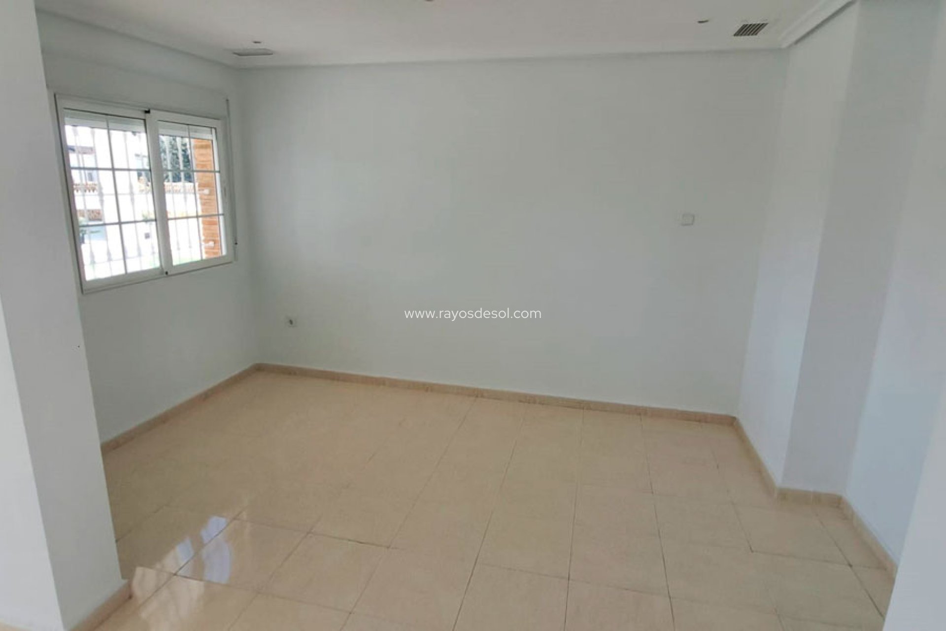 Resale - Country House - Finca - Catral