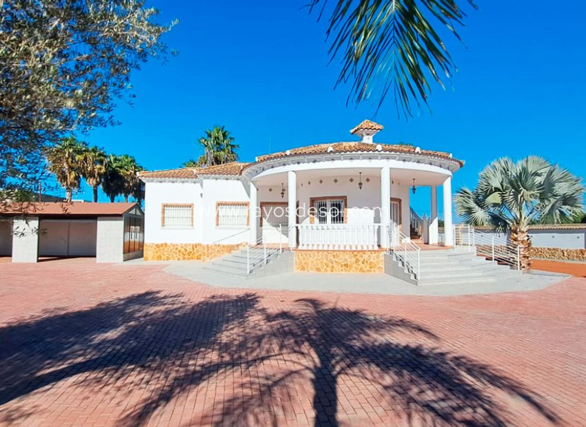 Resale - Country House - Finca - Catral